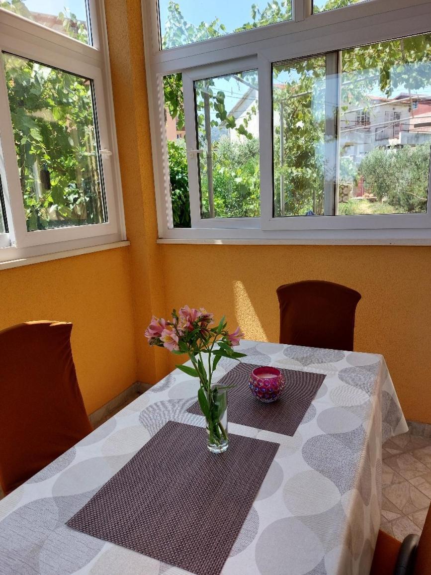 Apartments Nela Jelsa  Habitación foto